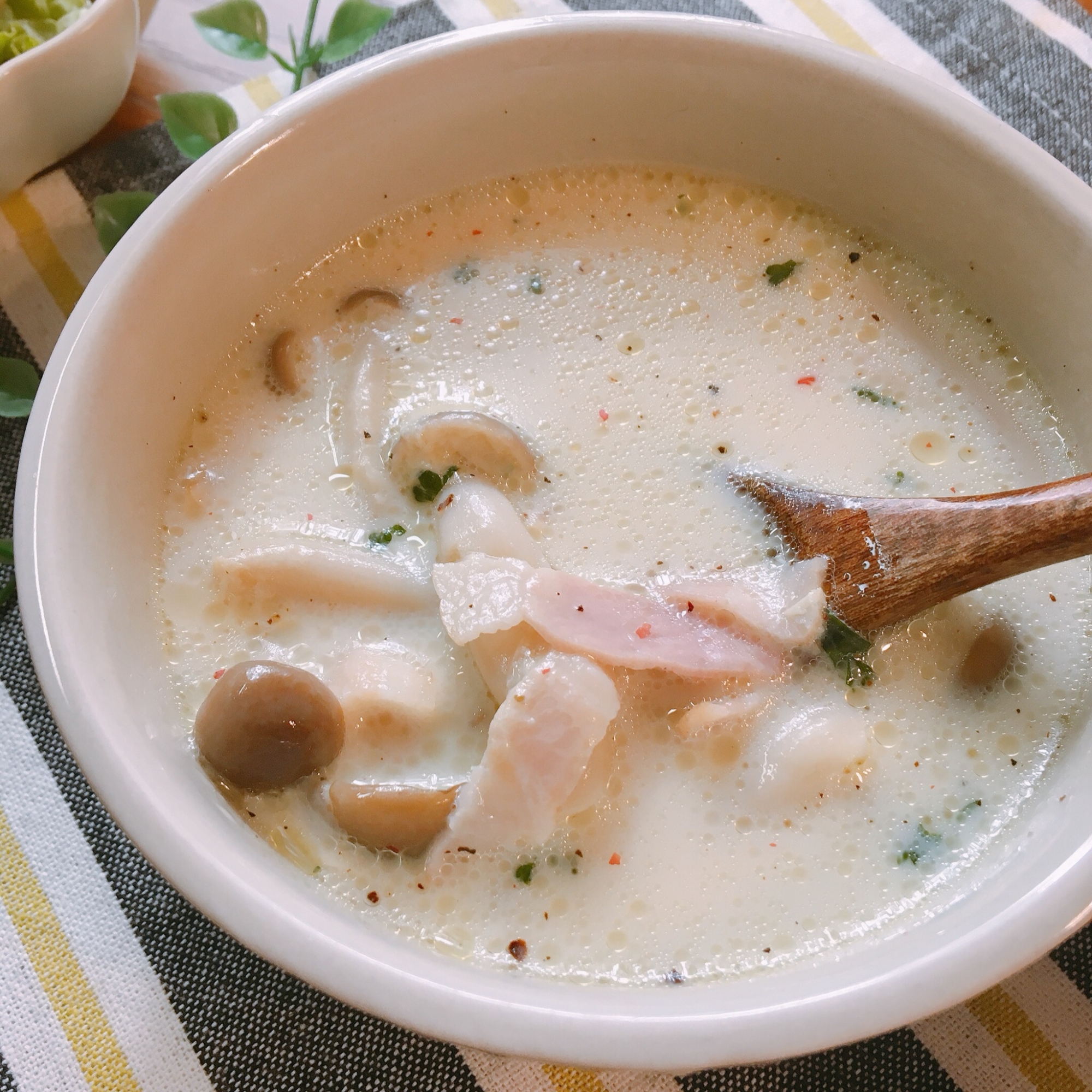 鍋ひとつ♡きのことベーコンの豆乳スープ