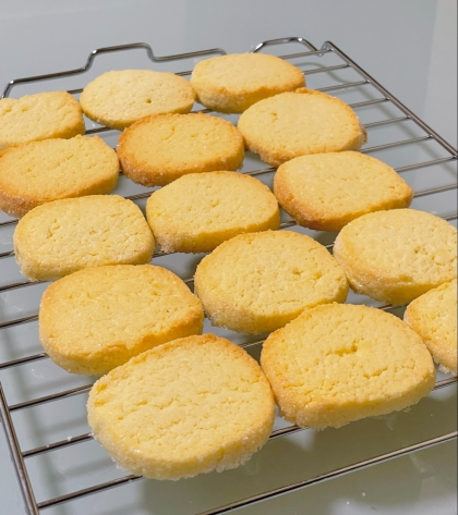 強力粉入りクッキー初めて！グラニュー糖ザクサクッ中はホロっとしてとっても美味しいクッキーです♡また食べたくなる美味しさですありがとございました^ ^