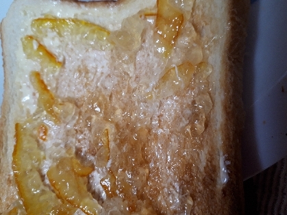 サワークリームとマーマーレードのパン