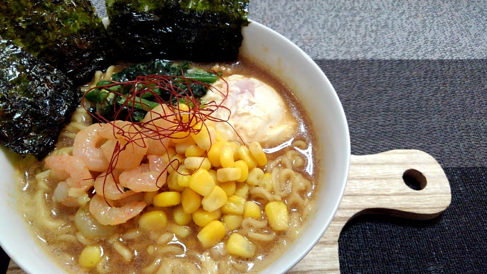 海老とほうれん草コーンのお酒ちょい足し味噌ラーメン レシピ 作り方 By かんたんれぴこ 楽天レシピ 海老とほうれん草コーンのお酒ちょい足し味噌ラーメン レシピ 作り方 By かんたんれぴこ 楽天レシピ