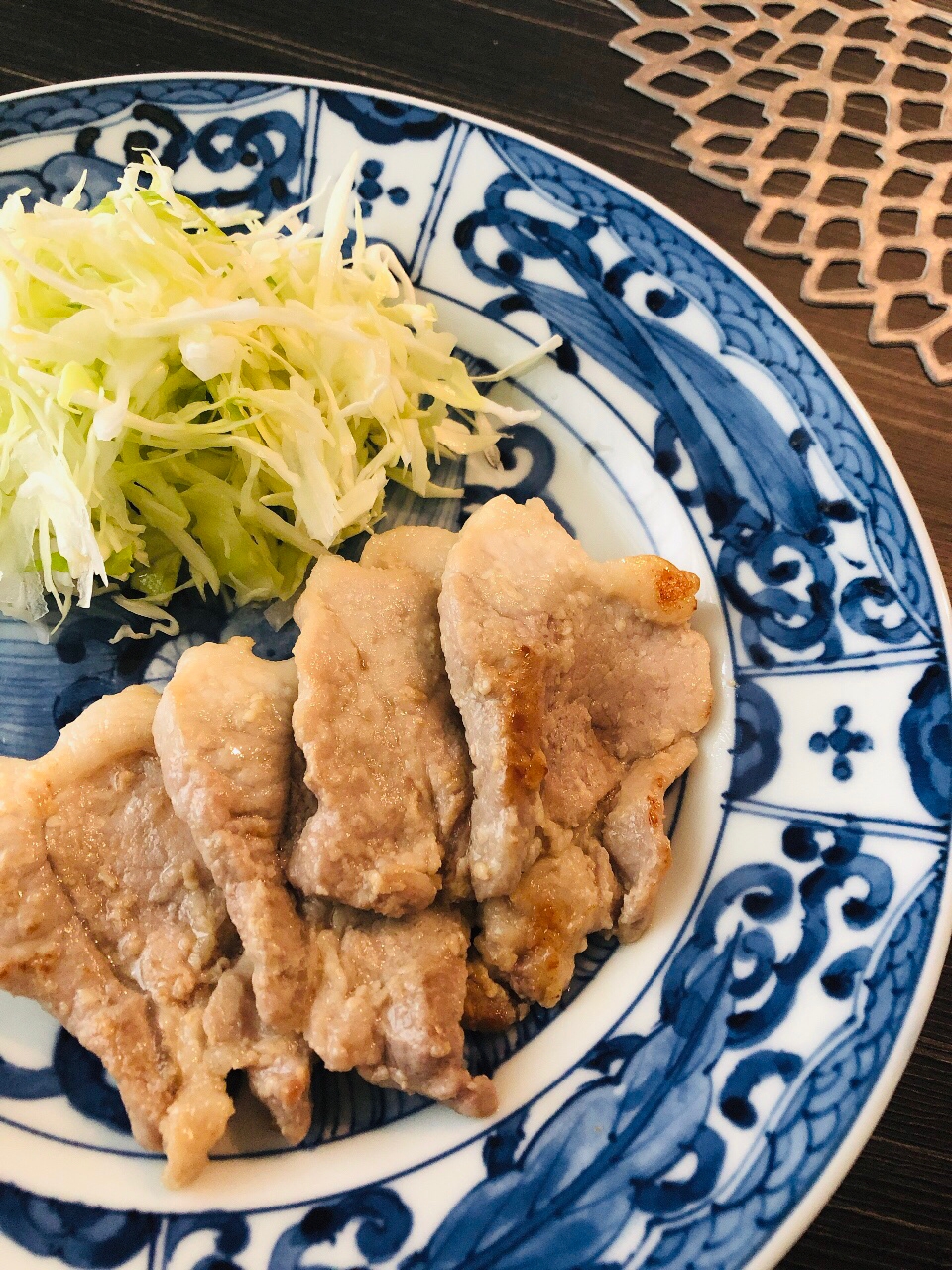 豚かたまり肉☆にんにく塩麹漬け焼き