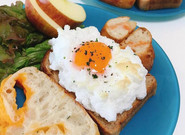 ふわふわ目玉焼きトースト