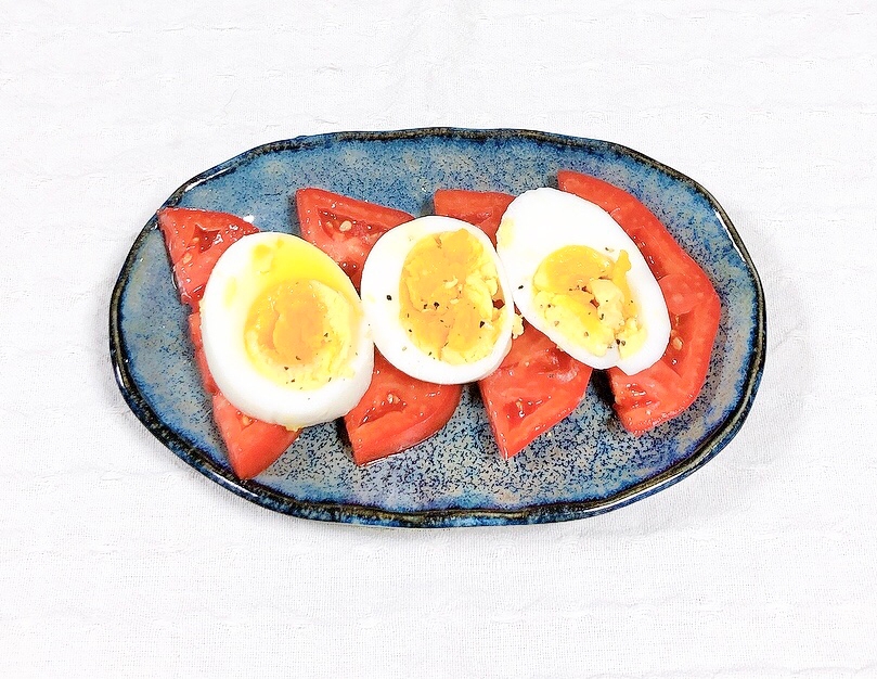 簡単⭐冷やしトマトと茹で卵のオリーブオイルがけ