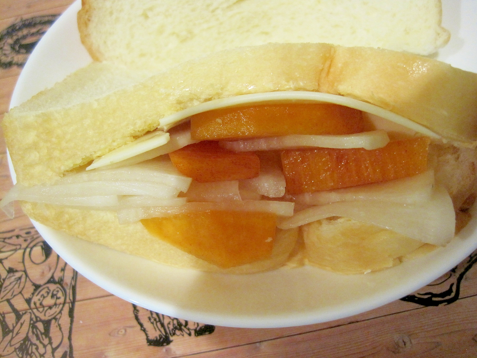 大根と柿のサンドイッチ