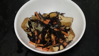 多層鍋で《ひじきと厚揚げの煮物》