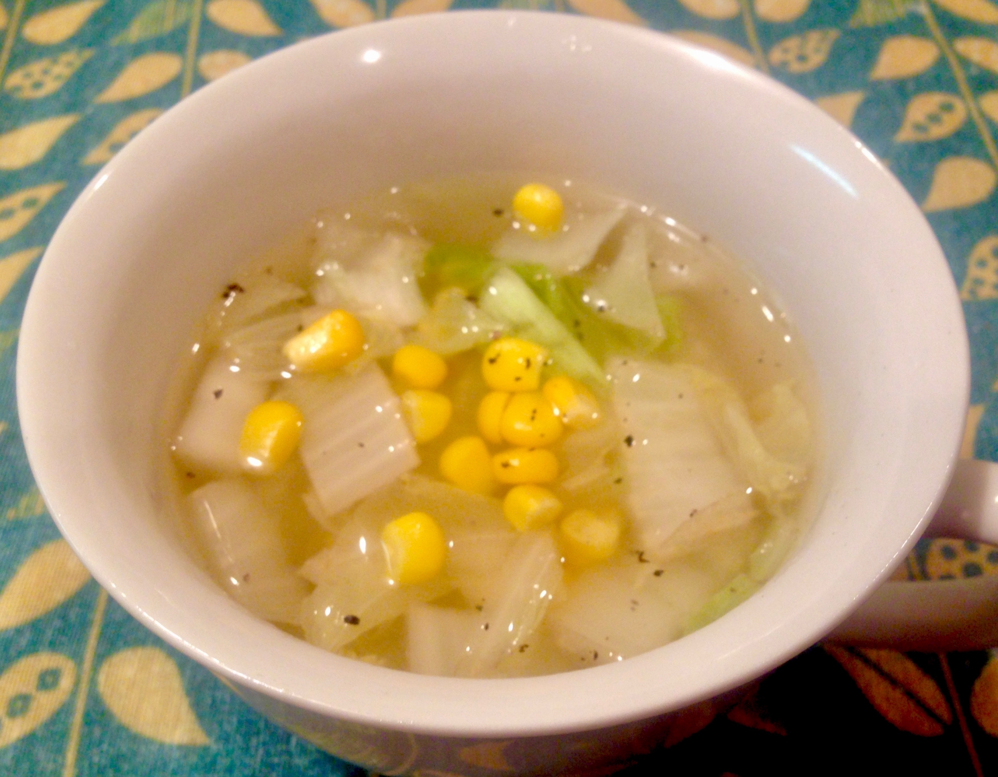 シンプルな材料で超簡単♡白菜とコーンのスープ