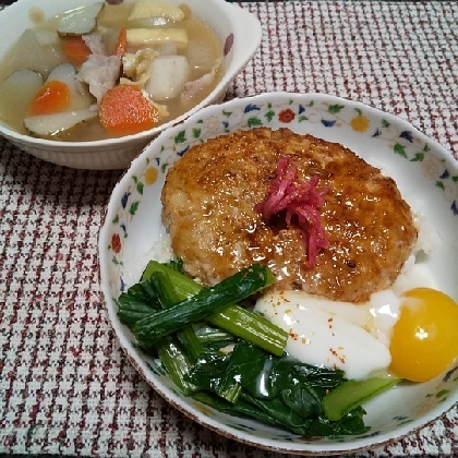 つくね丼に添えました！つるんと黄身が出ちゃいましたが。