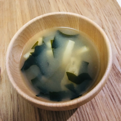 わかめと油揚げの味噌汁