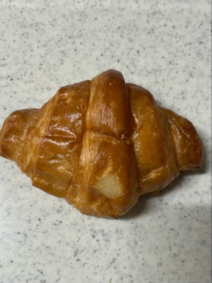 甘栗とクリームチーズ入りチョコがけミニクロワッサン