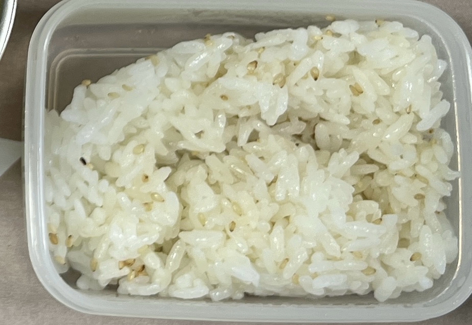 たっぷり胡麻とごま油のチャーハン