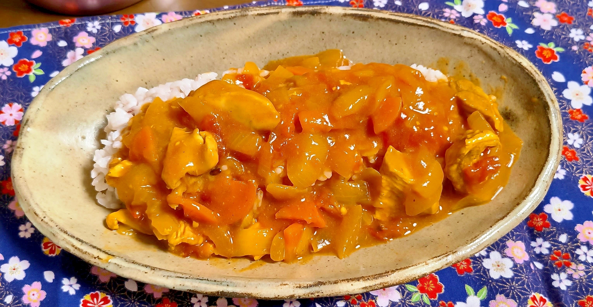 カレー粉とルウでコクうま☆トマトバターチキンカレー