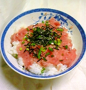 まぐろのすきみ丼