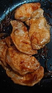 豚肩ロースブロック肉で　生姜焼き
