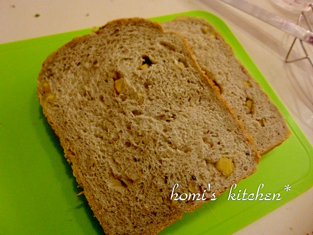 HB使用★黒ごまおいも食パン