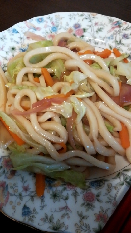 レンジで時短技！3種の野菜の焼うどん