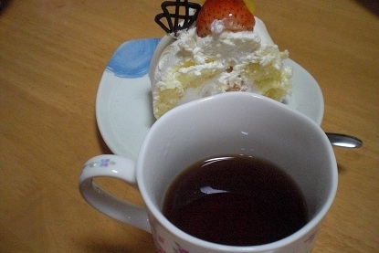 りピで～す。
ケーキと一緒にいただきました。
ごちそうさまでした。
(*^_^*)