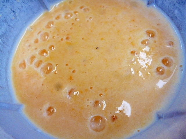 冷凍杏・バナナ・オレンジ・牛乳のMixジュース