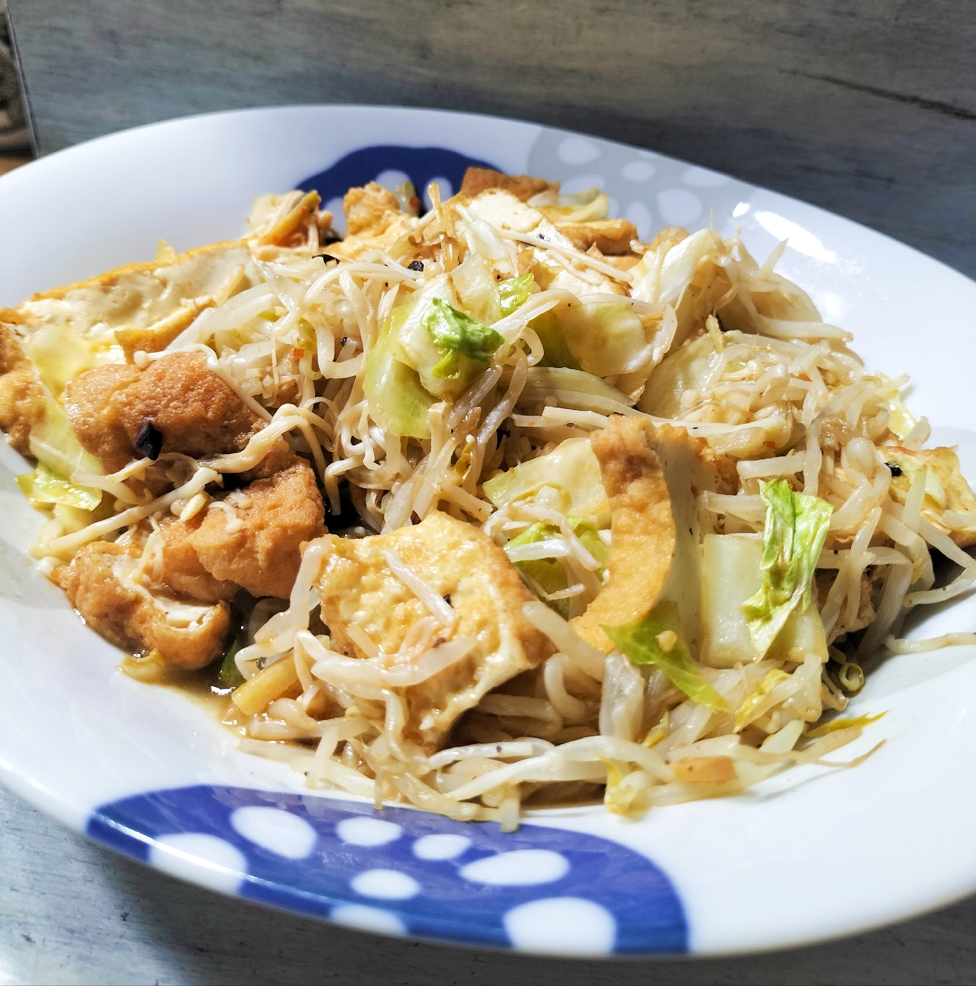 お肉なしでも満足♡ヘルシー厚揚げ＆えのきの炒めもの