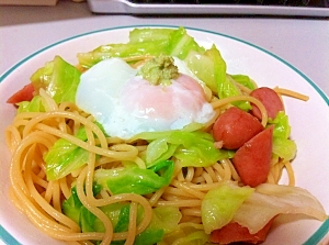 キャベツとウインナーのバターわさび醤油パスタ