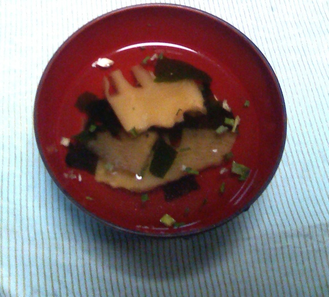 たけのことわかめのお吸い物