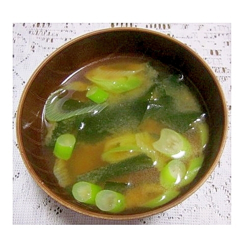 生わかめと長ネギの味噌汁
