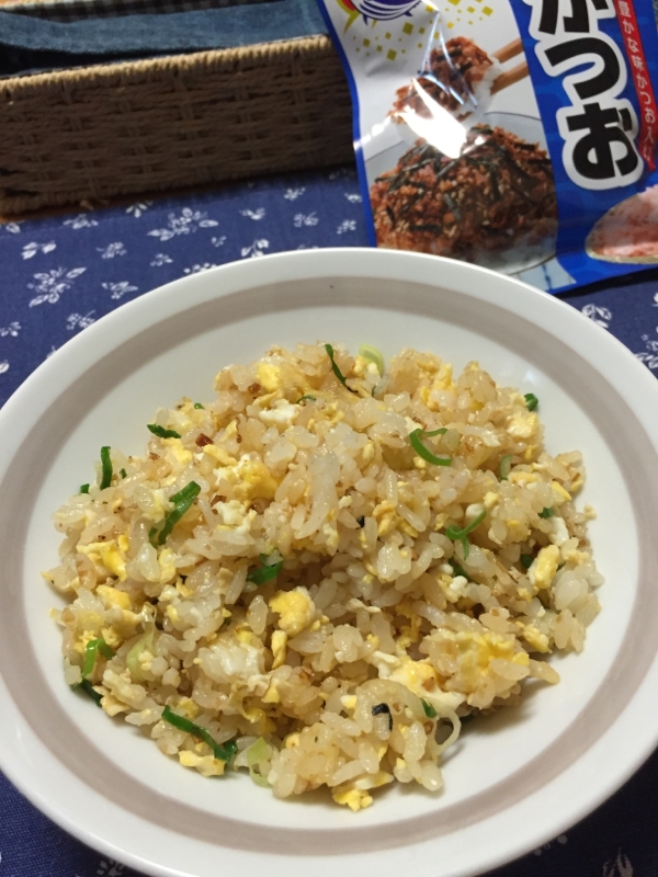 鰹ふりかけのチャーハン