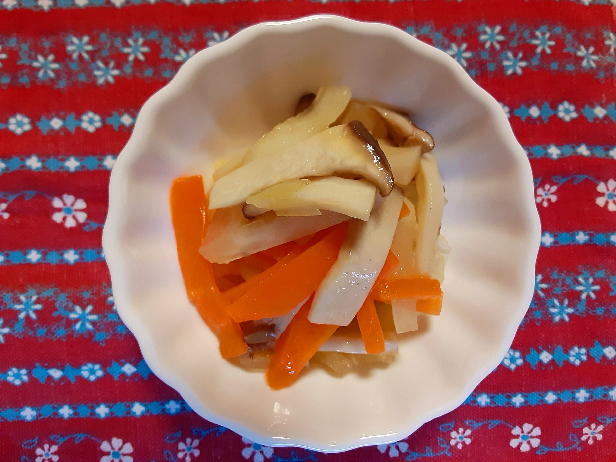 レンチンで簡単！大根とエリンギの中華風サラダ