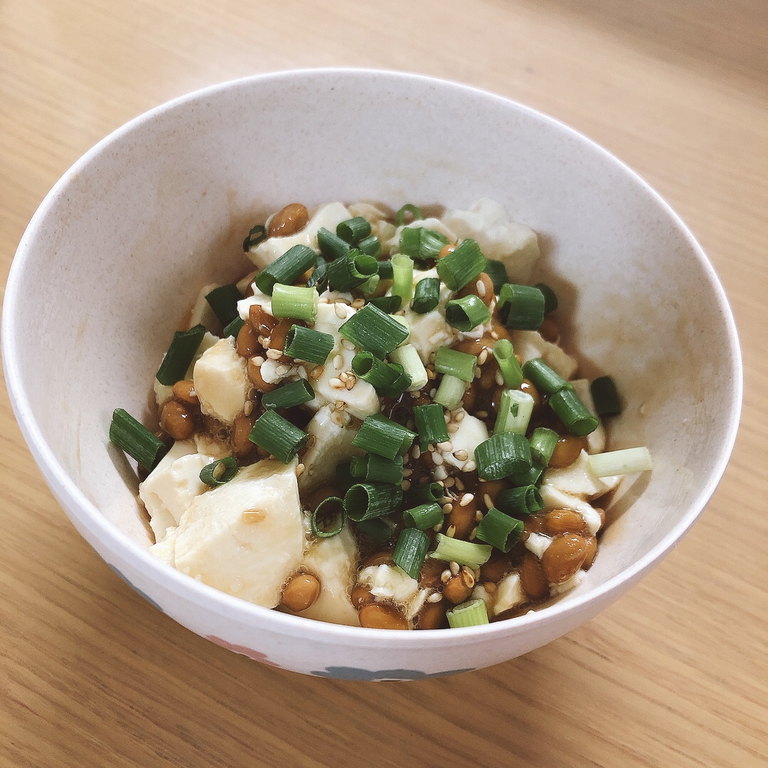 混ぜるだけ 納豆と豆腐のごま風味和え レシピ 作り方 By なおのり 楽天レシピ