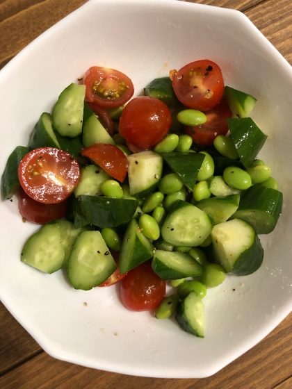 ミニトマト、きゅうり、枝豆の夏サラダ