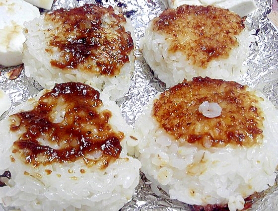 夜食やbbqに味噌味の焼きおにぎり レシピ 作り方 By デラみーやん 楽天レシピ 夜食やbbqに味噌味の焼きおにぎり レシピ 作り方 By デラみーやん 楽天レシピ