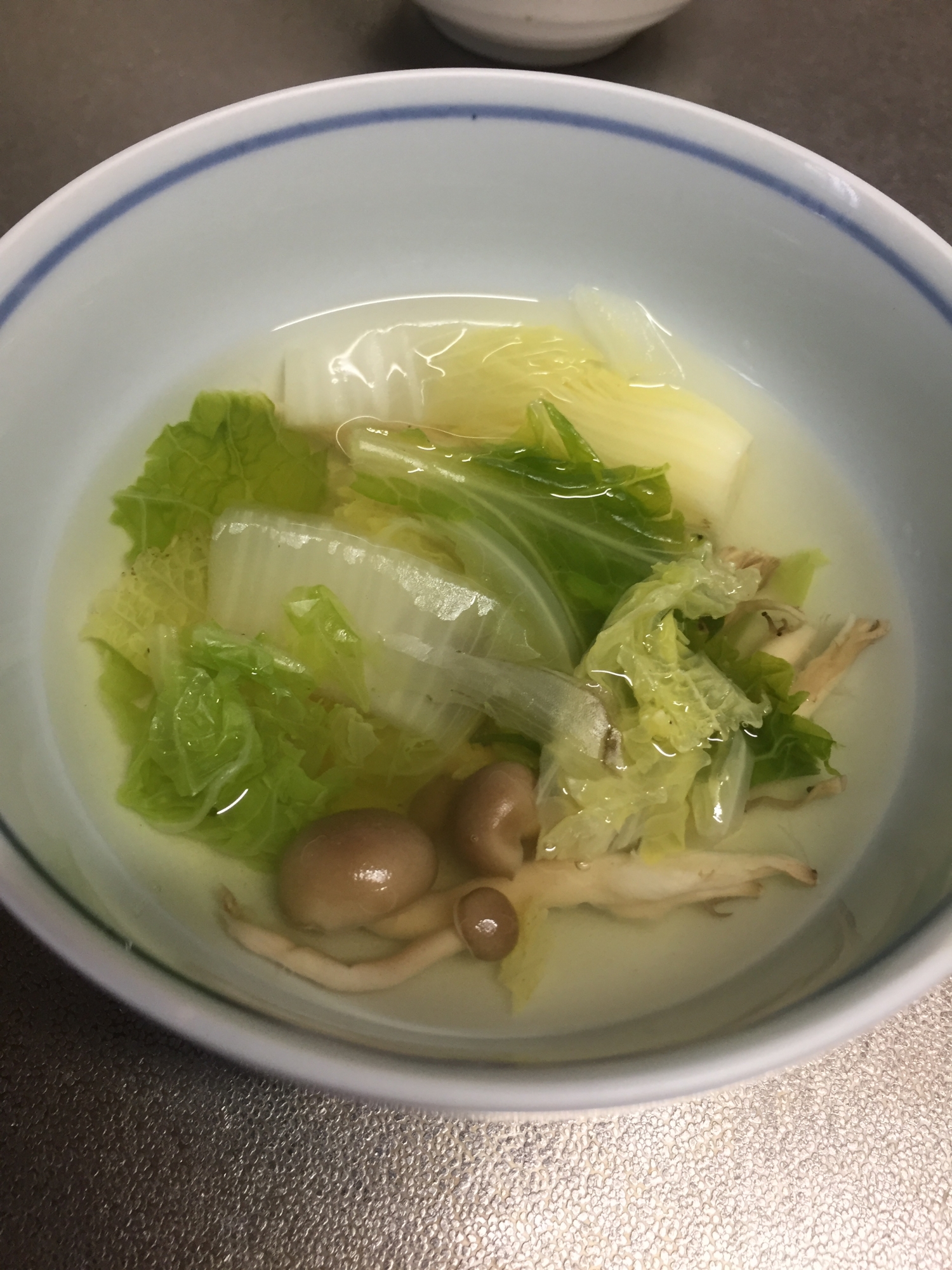 白菜としめじの和風スープ