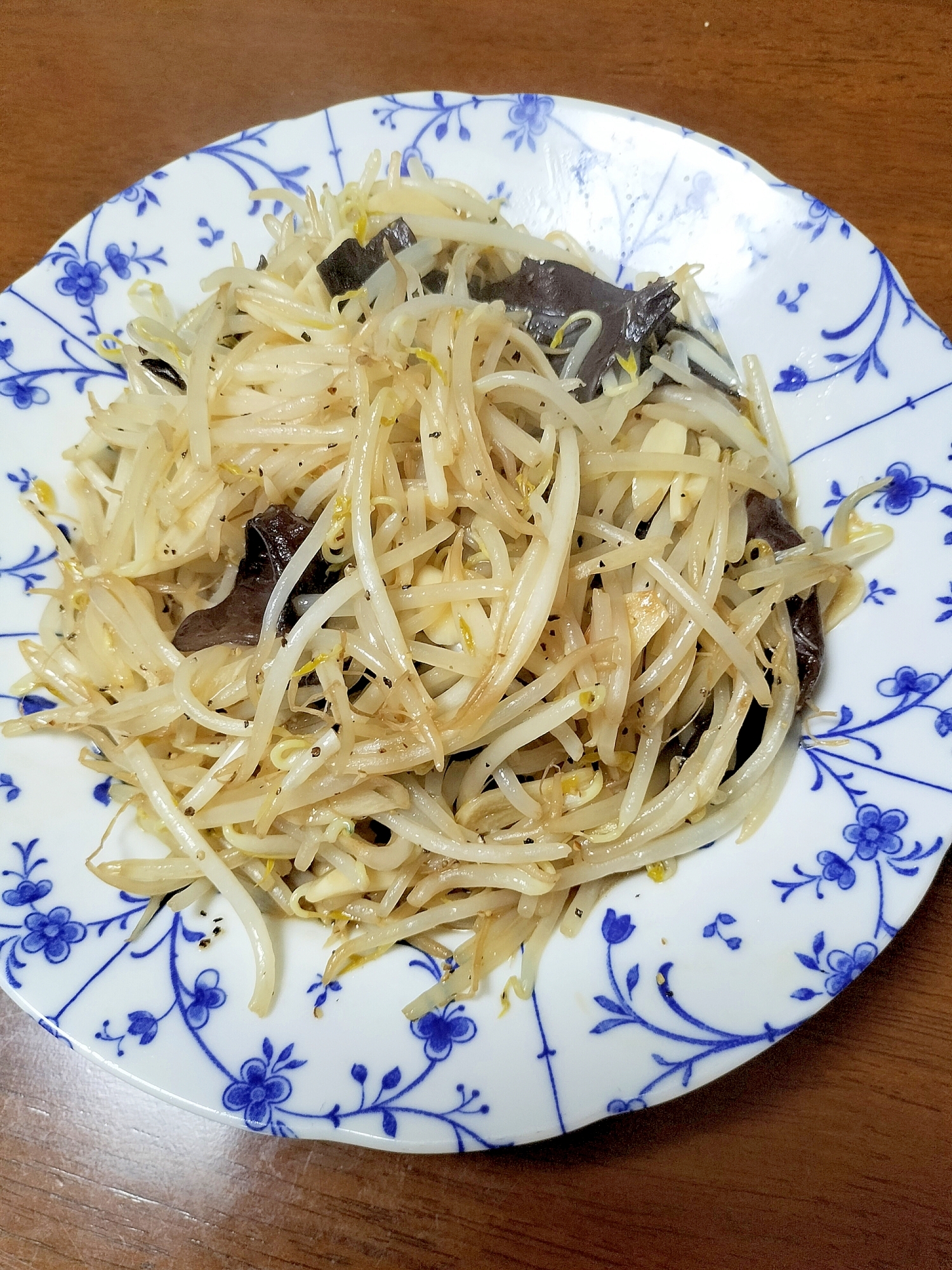 ★もやしときくらげのにんにく炒め★