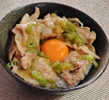 10分で夕飯完成☆月見豚丼☆