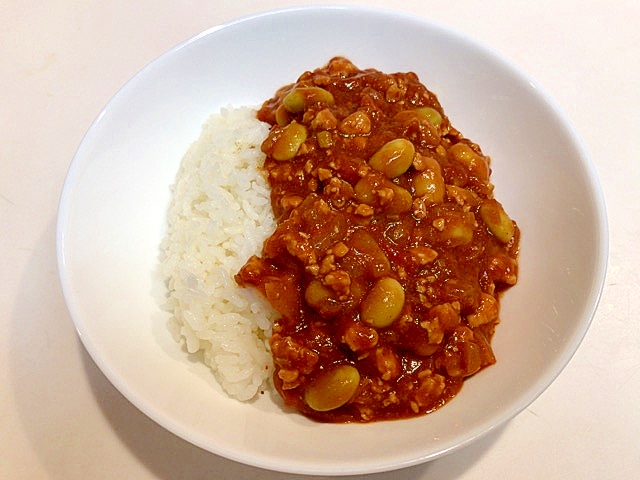 たっぷり入れて☆青豆とチキンのキーマカレー