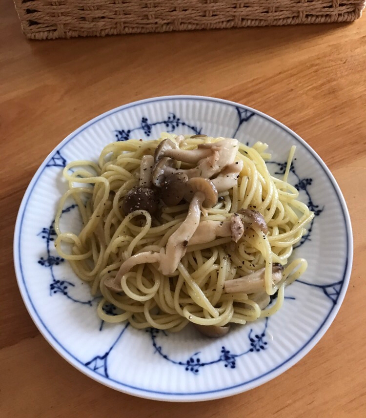 しめじとツナのガーリック塩焼きそば