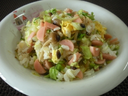 ココナッツオイルで♪キャベツと魚肉ソのチャーハン✿