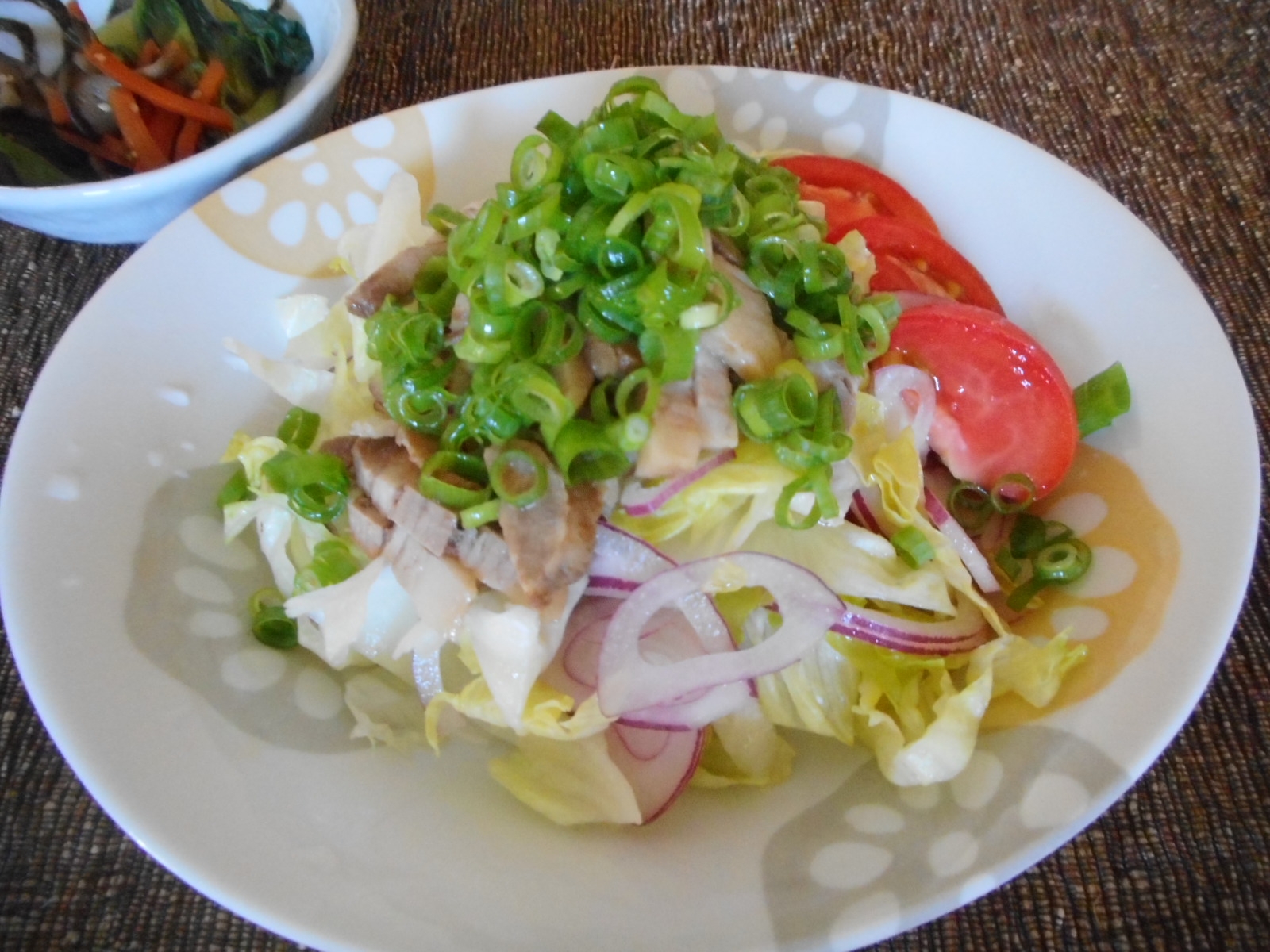 チャーシューとレタスのサラダそうめん