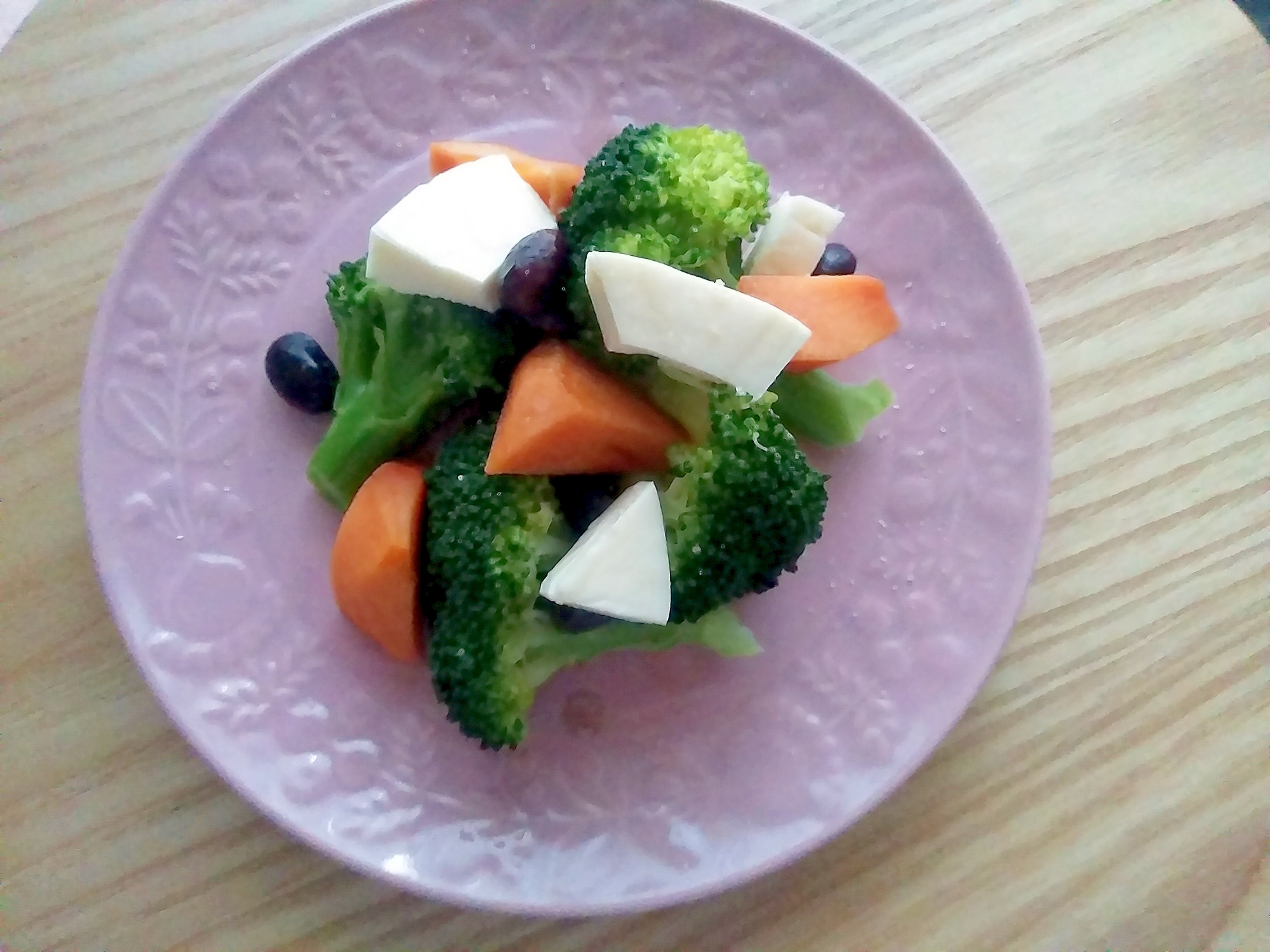 国産チーズ入りホットサラダ