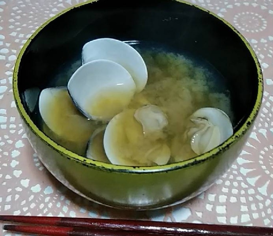 アサリとこぶ茶あごだしの味噌汁