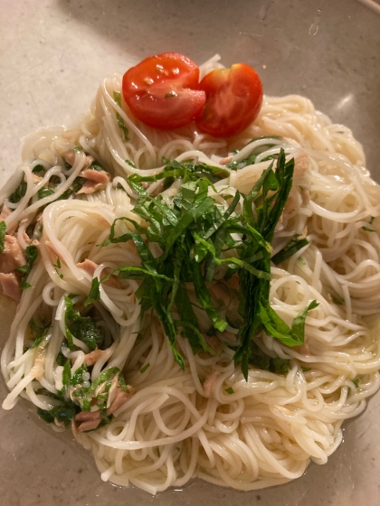 レモンでさっぱり♡簡単ランチ♡ツナと大葉のそうめん