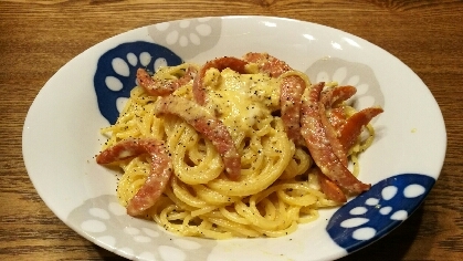 パスタは普通のもので作りました。
ウインナーの存在感が凄いですね。