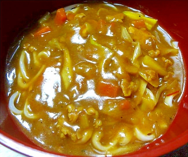 残りカレーと細めのうどん麺でカレーうどん