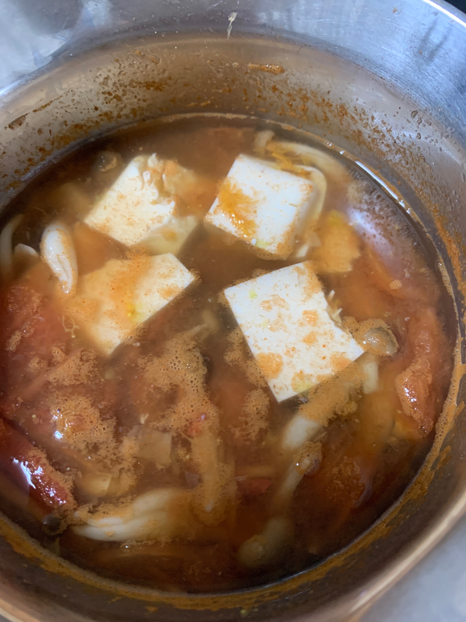 スパイシーな豆腐のトマトスープ