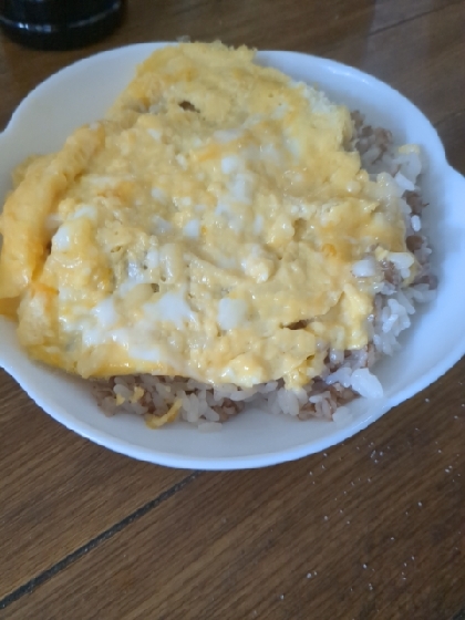 チーズフォンデュ風スクランブルエッグ