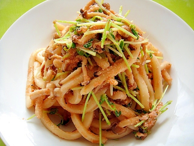 しめじと豆苗入り明太子焼きうどん