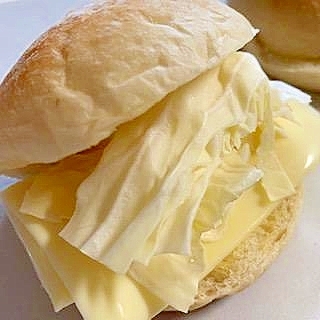白パンで　☆　キャベツ・チーズサンド