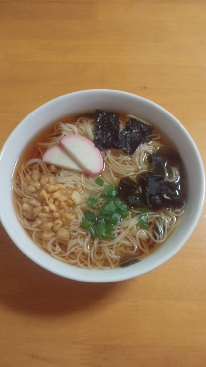 こんばんは＾＾
ランチに作りました♪寒くなってきたので温かいにゅうめんは美味しいですね♪サッと作れるのも嬉しいわ♪
ご馳走様でした～