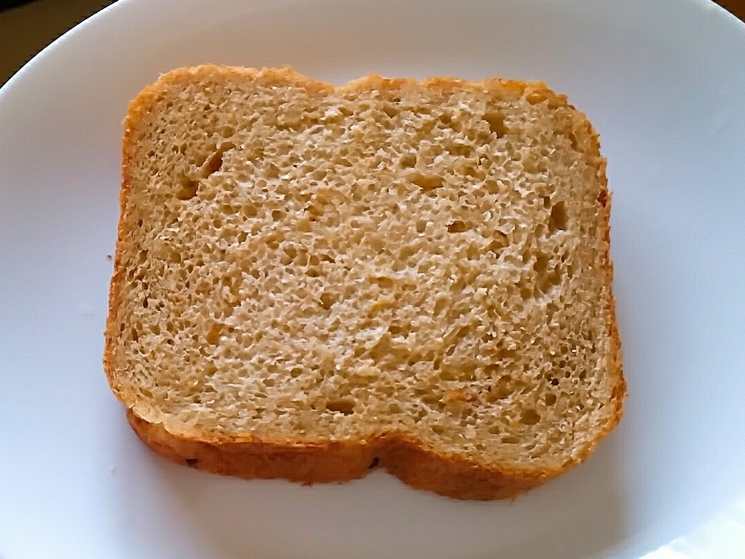 ふすま入り渋柿の焼酎漬け食パン