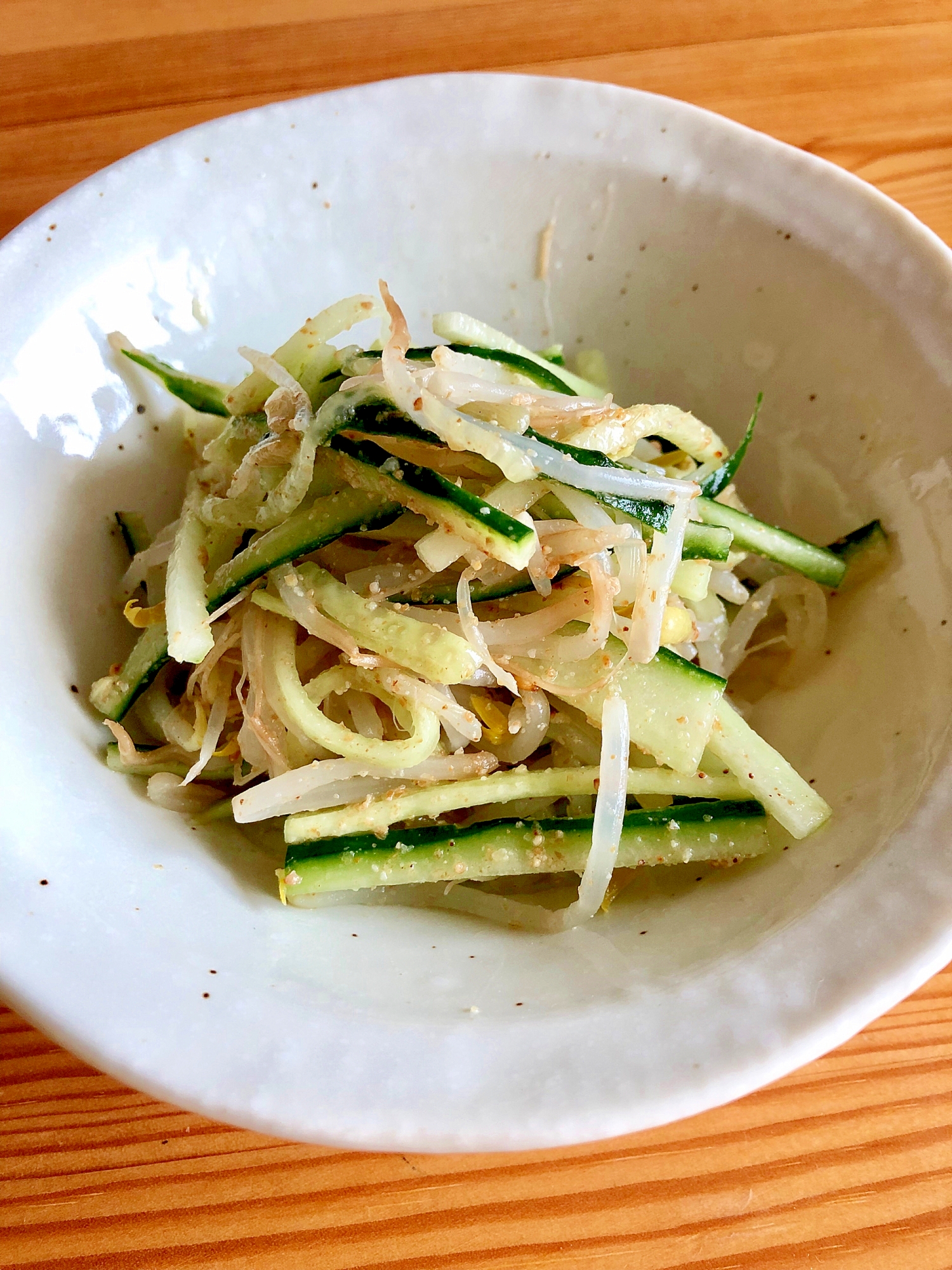 レンジで簡単に☆きゅうりともやしのナムル