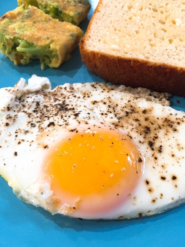 電子レンジで目玉焼き レシピ・作り方 by aya.022725 - 楽天レシピ